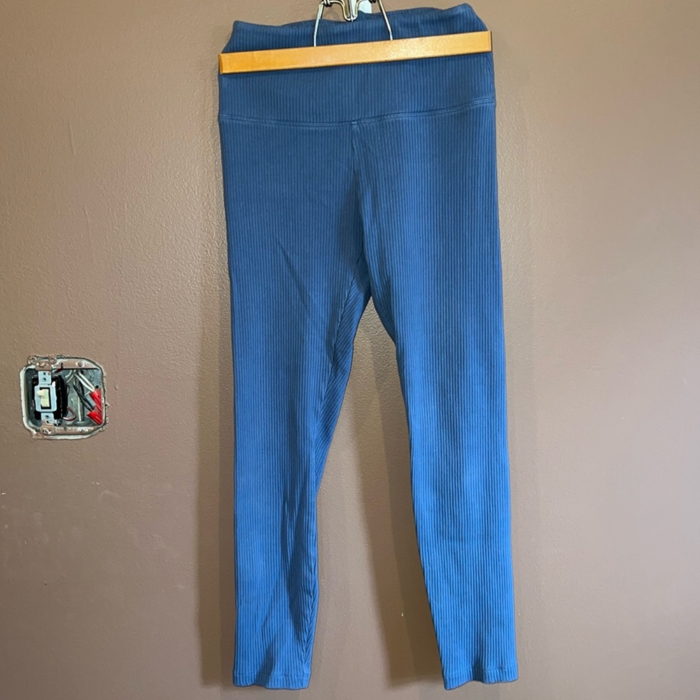 Victoria Secret Ripped Yoga Leggings